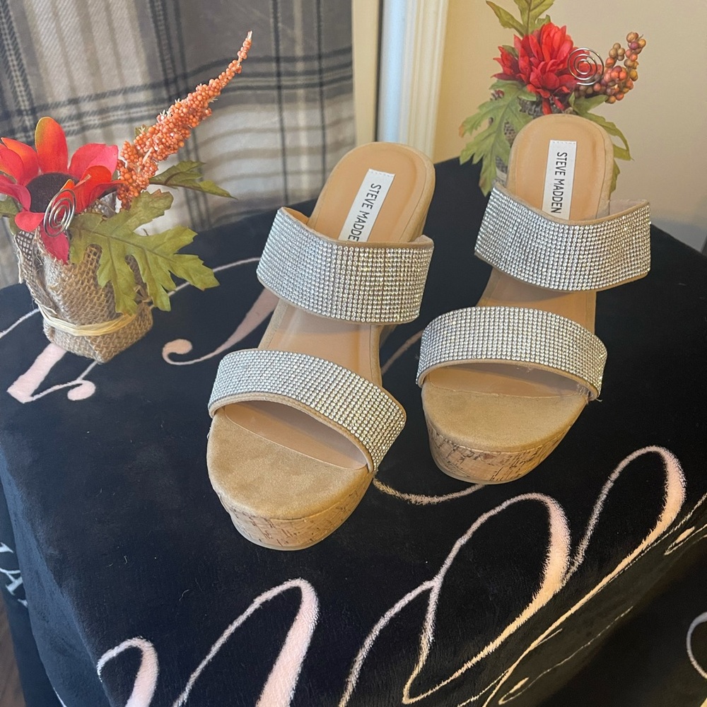 NWOT. Steve Madden Wedges. Size 10